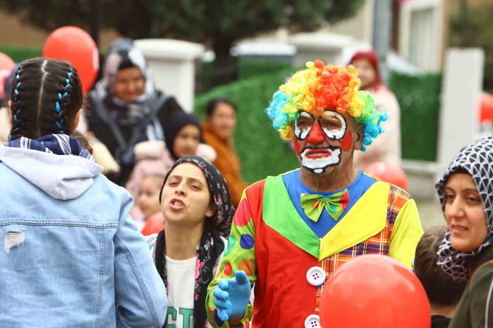 23 Nisan’da çocukların bayram sevinci ikiye katlandı
