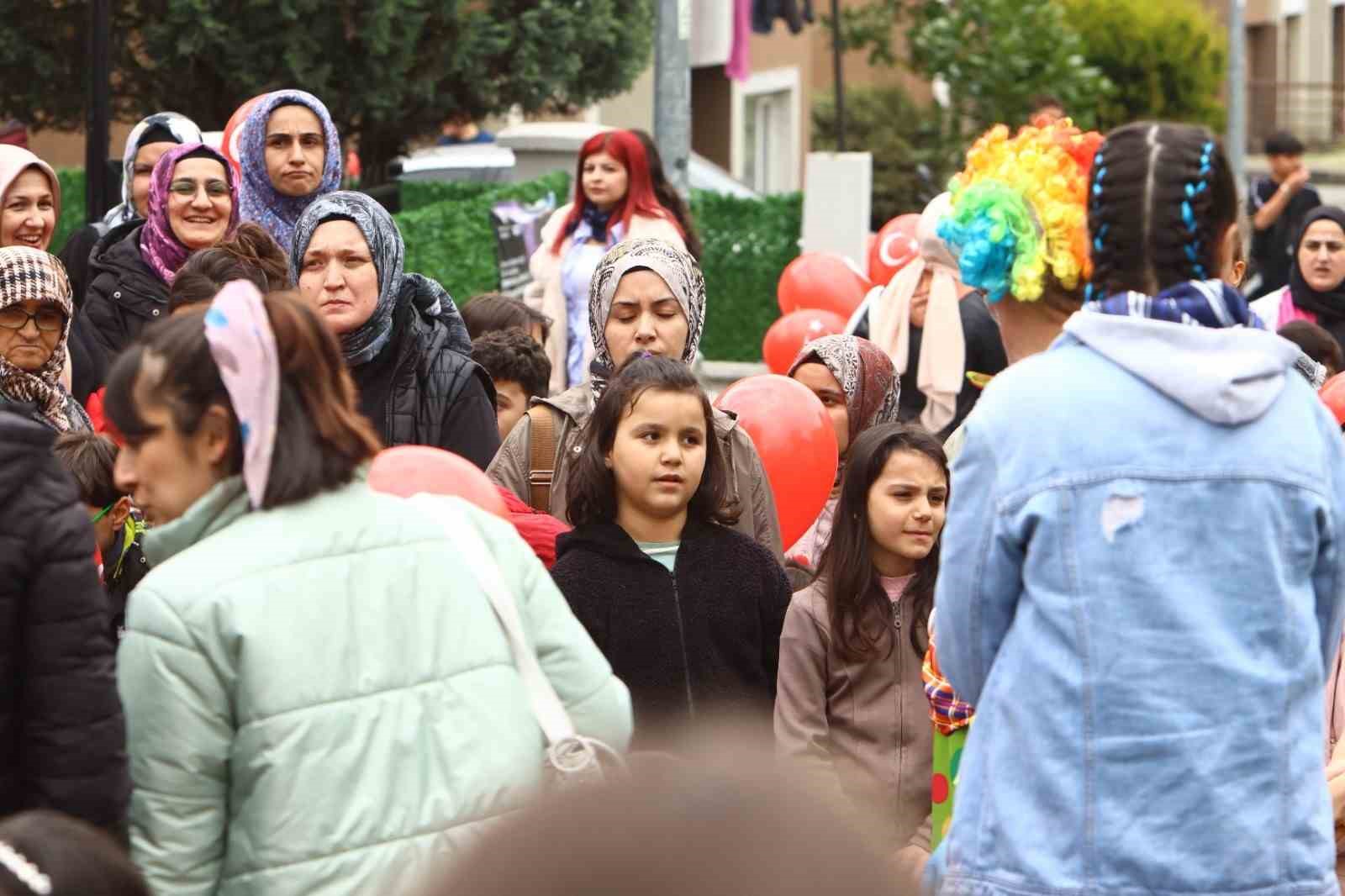 23 Nisan’da çocukların bayram sevinci ikiye katlandı
