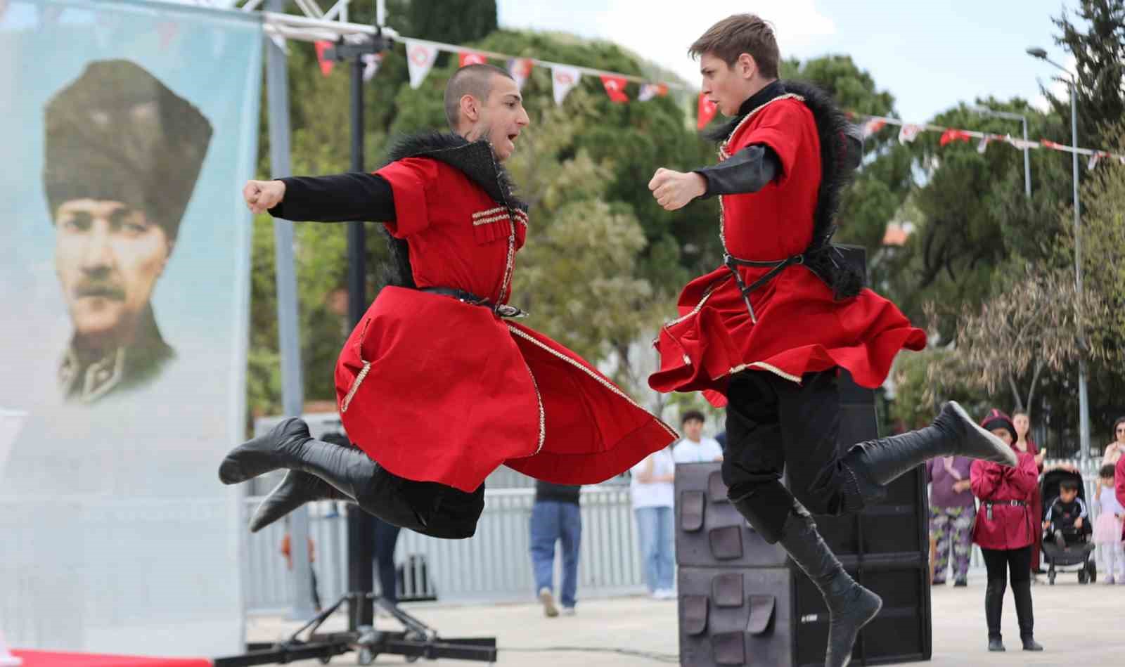 23 Nisan’da Muğla çocukların neşesiyle renklendi
