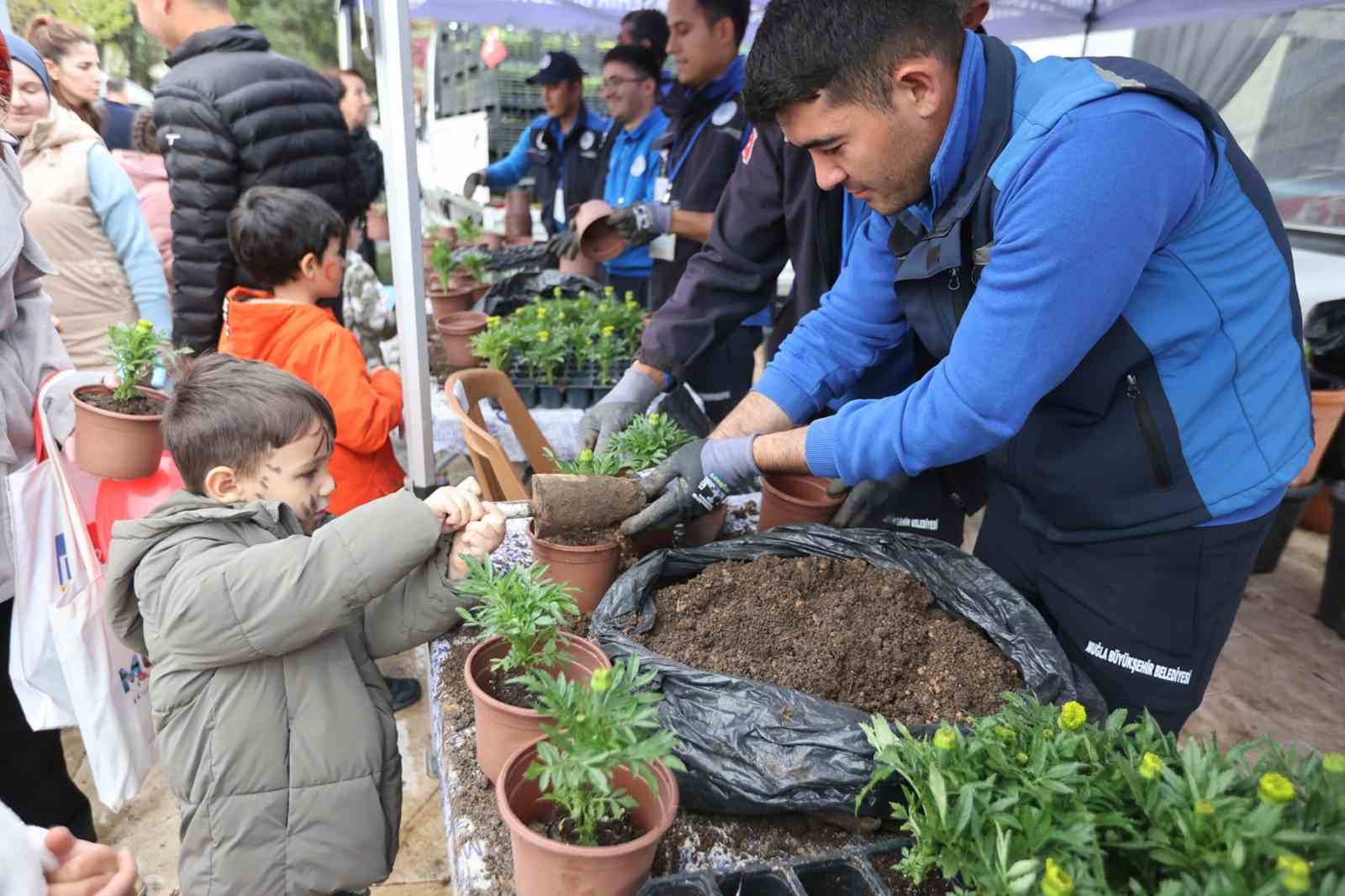23 Nisan’da Muğla çocukların neşesiyle renklendi
