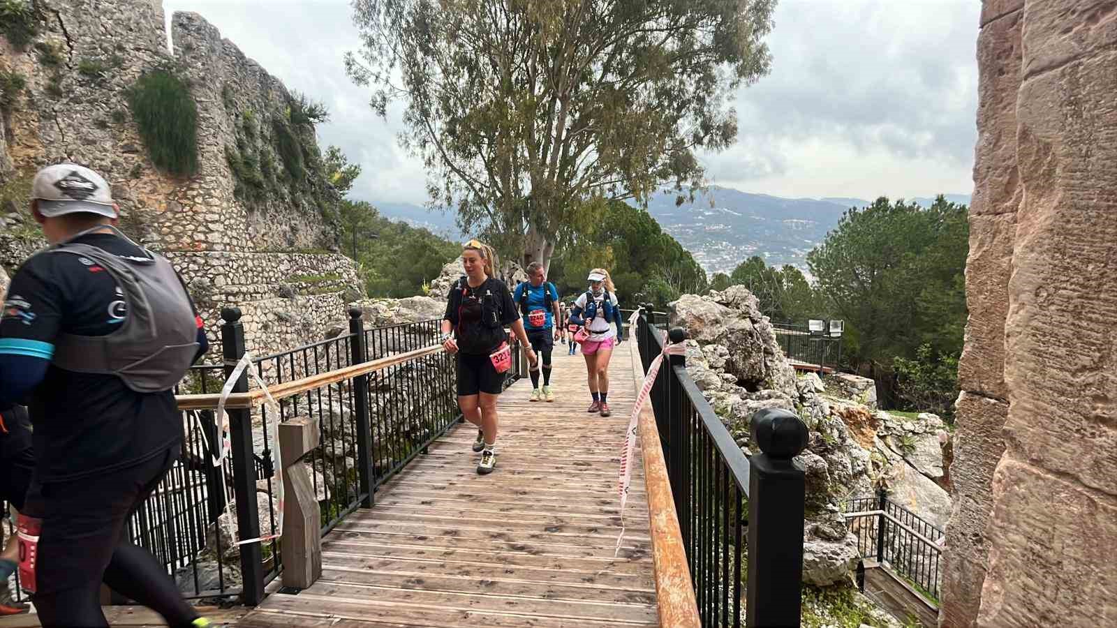 23 ülkeden 820 sporcu Alanya Ultra Trail için start aldı
