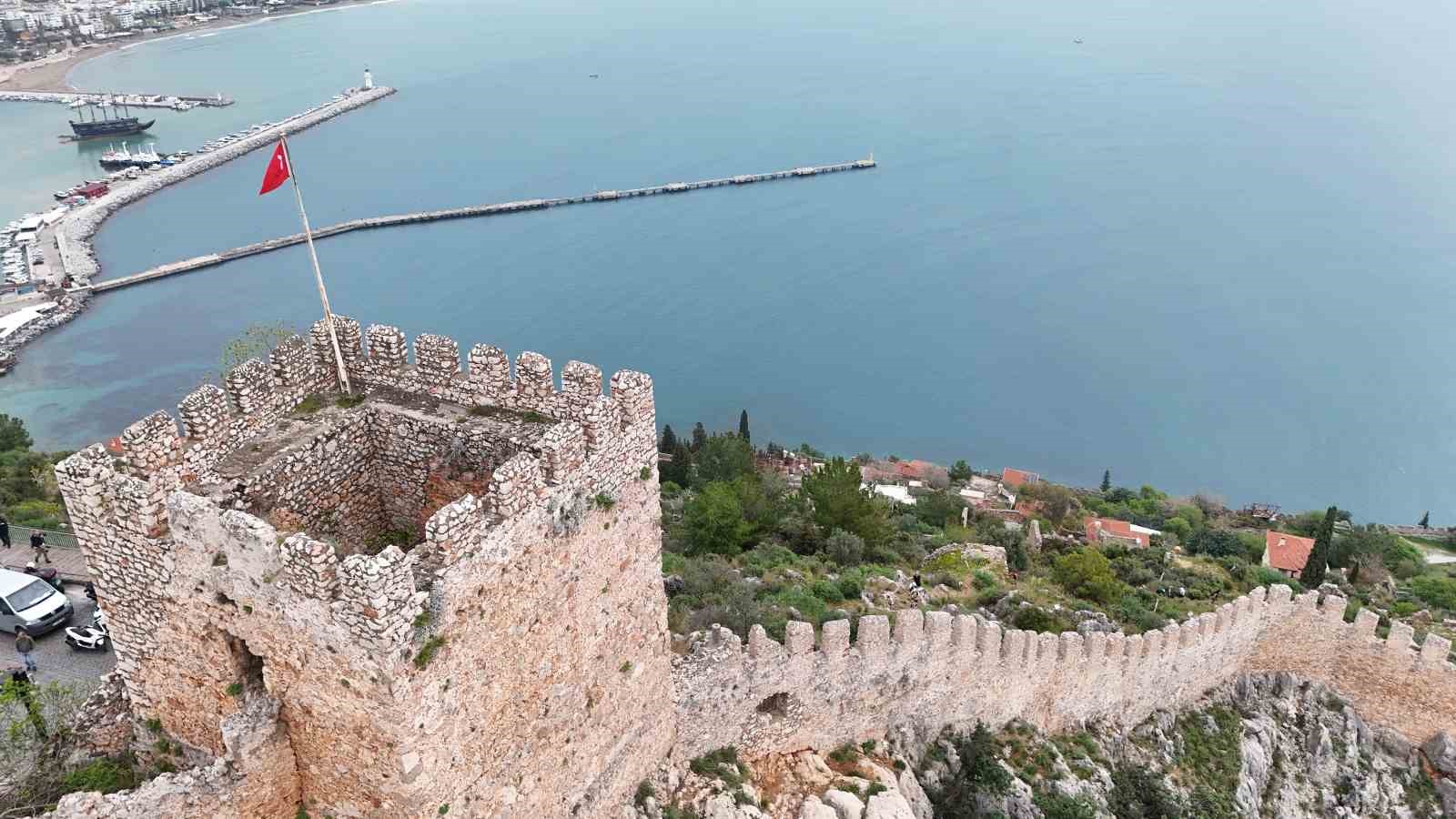 23 ülkeden 820 sporcu Alanya Ultra Trail için start aldı
