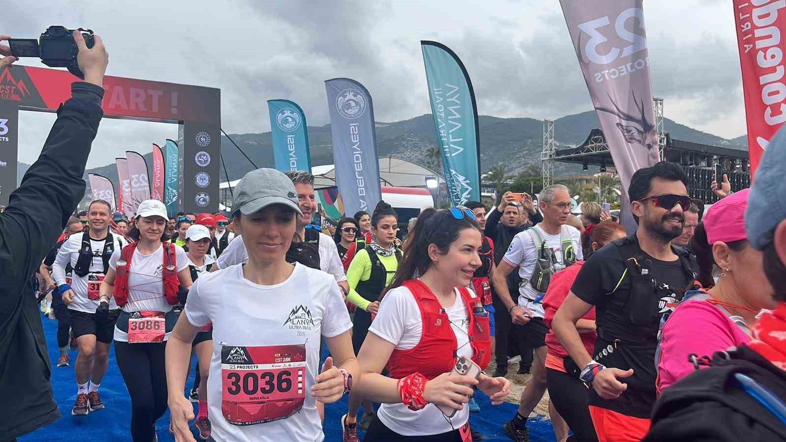 23 ülkeden 820 sporcu Alanya Ultra Trail için start aldı
