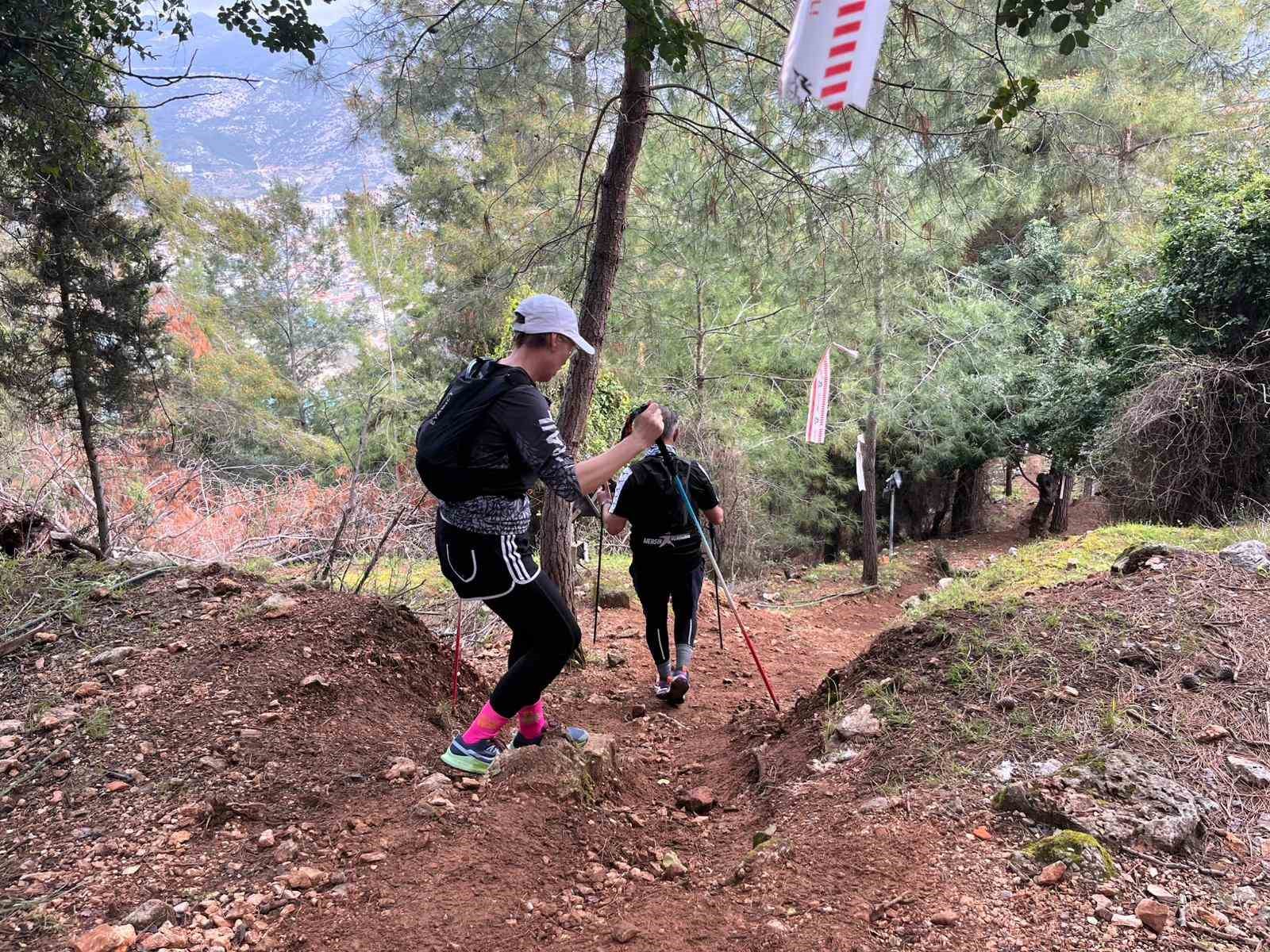 23 ülkeden 820 sporcu Alanya Ultra Trail için start aldı
