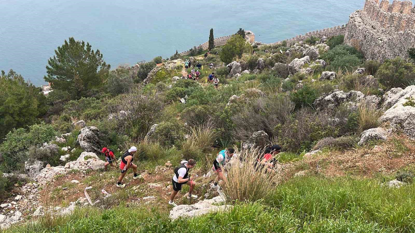 23 ülkeden 820 sporcu Alanya Ultra Trail için start aldı
