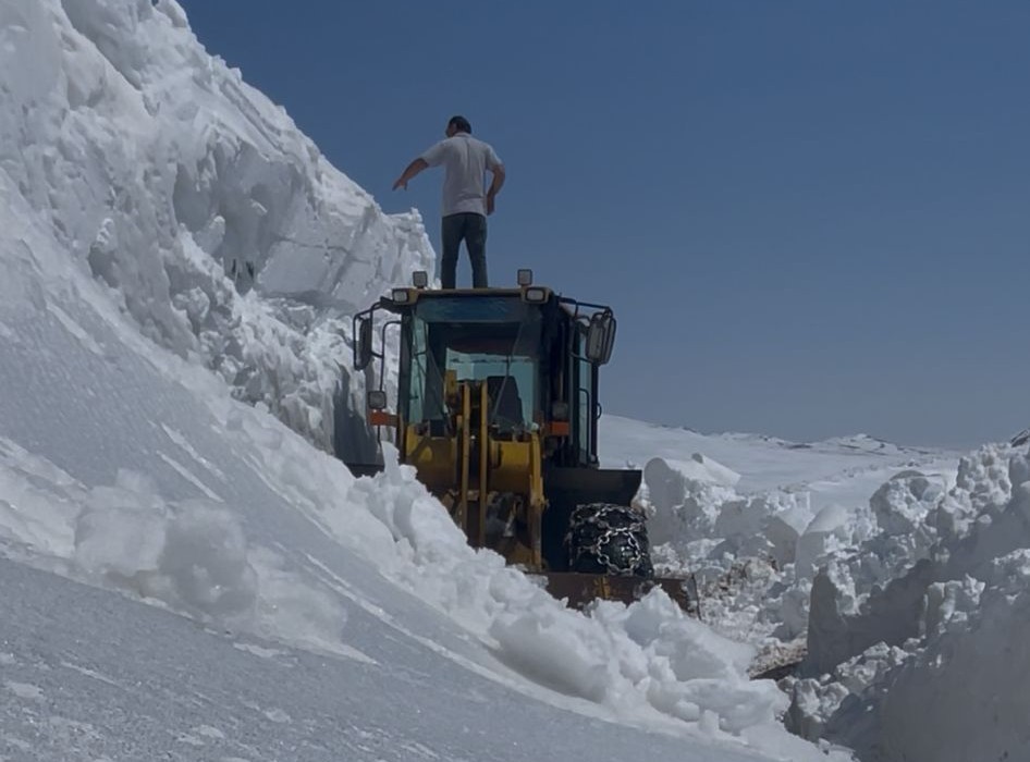 2443 rakımda kar mesaisi

