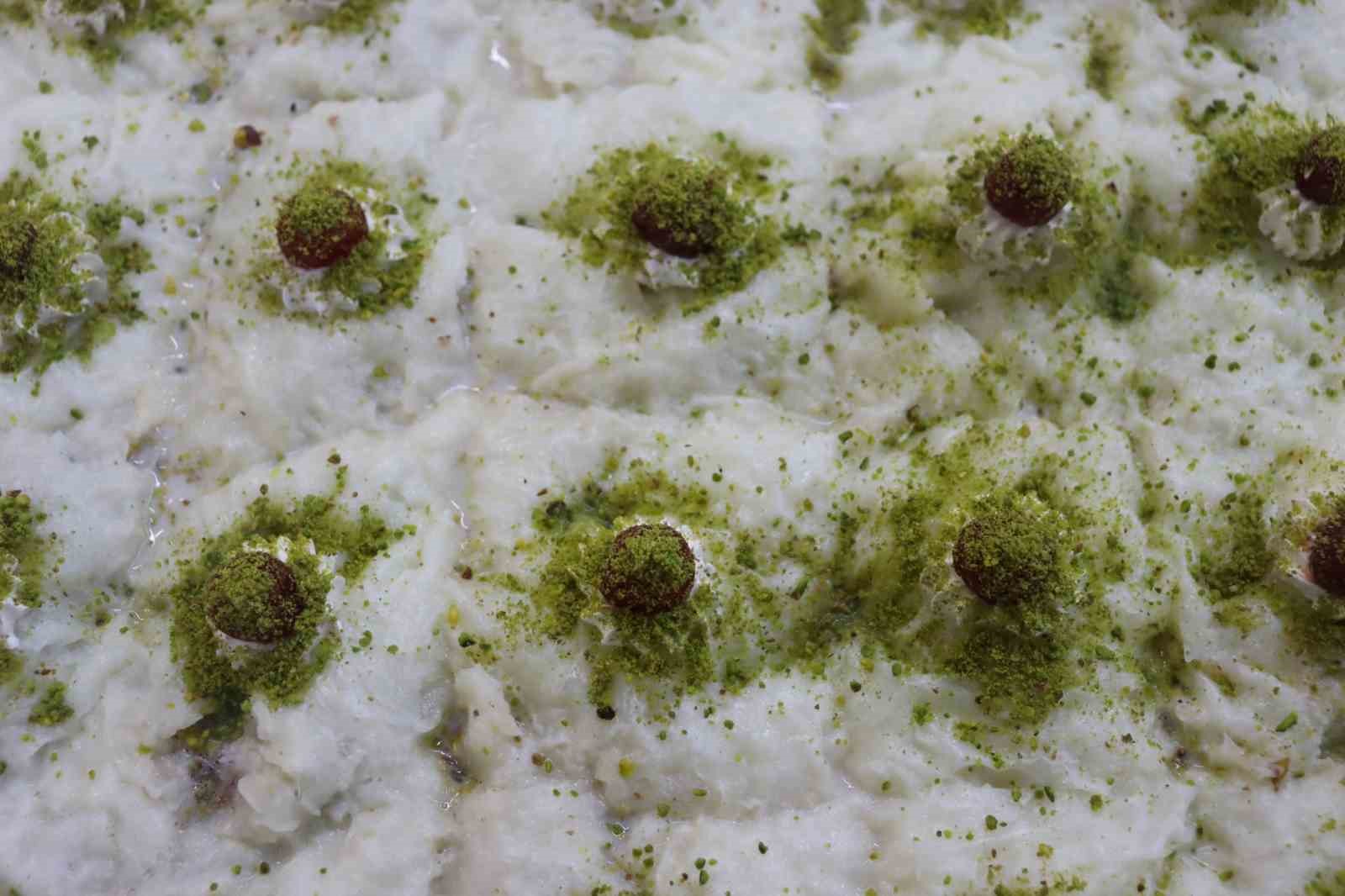 25 yıllık usta, tarihi Osmanlı’ya dayanan güllaçın püf noktalarını anlattı
