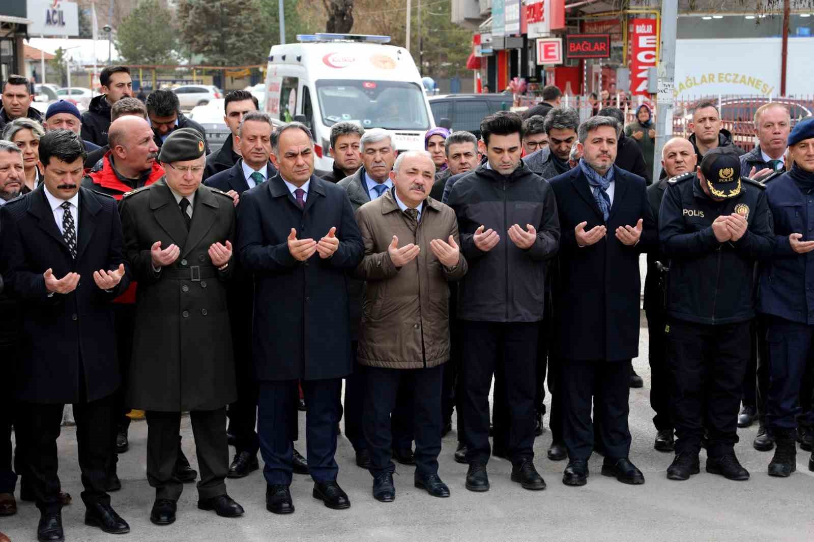 26 yıl önce düzenlenen terör saldırısında şehit olanlar anıldı
