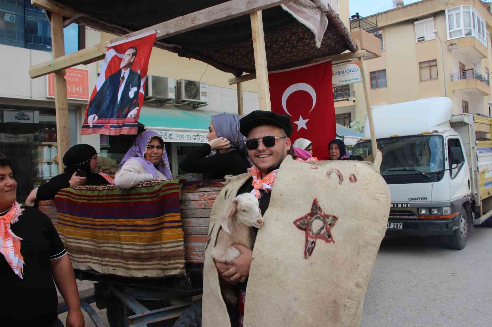27. Geleneksel Kumluca Tarım ve Seracılık Festivali Yörük Göçü ile başladı
