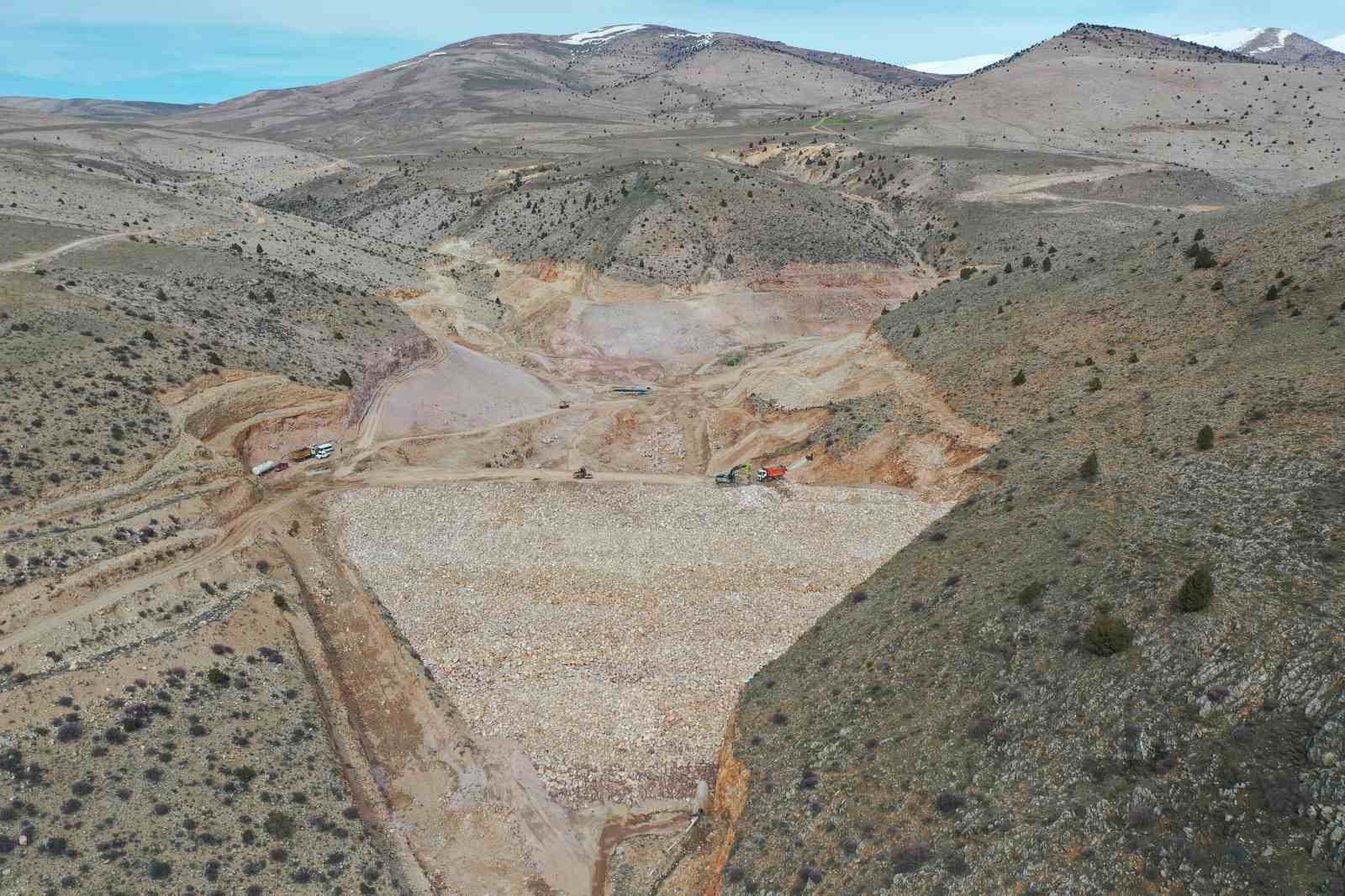 3 bin 120 dekar araziye can suyu verecek Bor Halaç Göleti’nde sona yaklaşıldı
