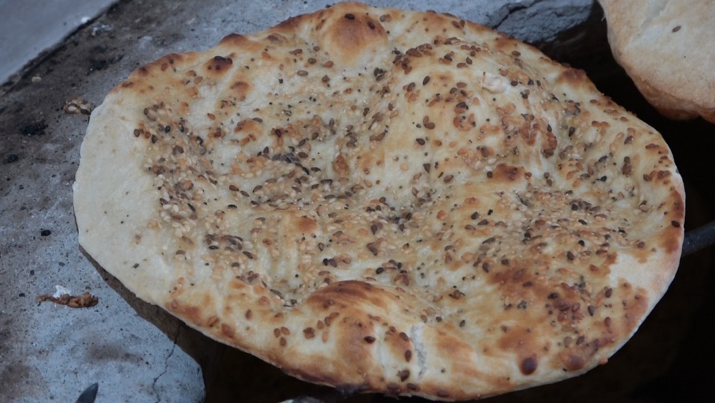 3 çocuk annesi kadın ürettiği ekmeklerle aile bütçesine katkı sağlıyor
