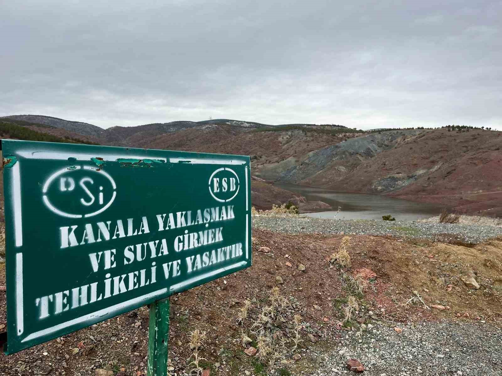 3 yıl önce açılan barajdaki su bitme noktasına geldi
