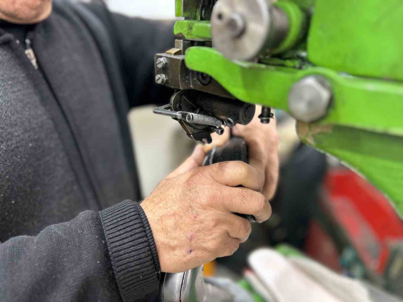 32 yıllık ayakkabı ustasının çırak sitemi: "Eli kirlenmeyenin karnı tok olmaz"
