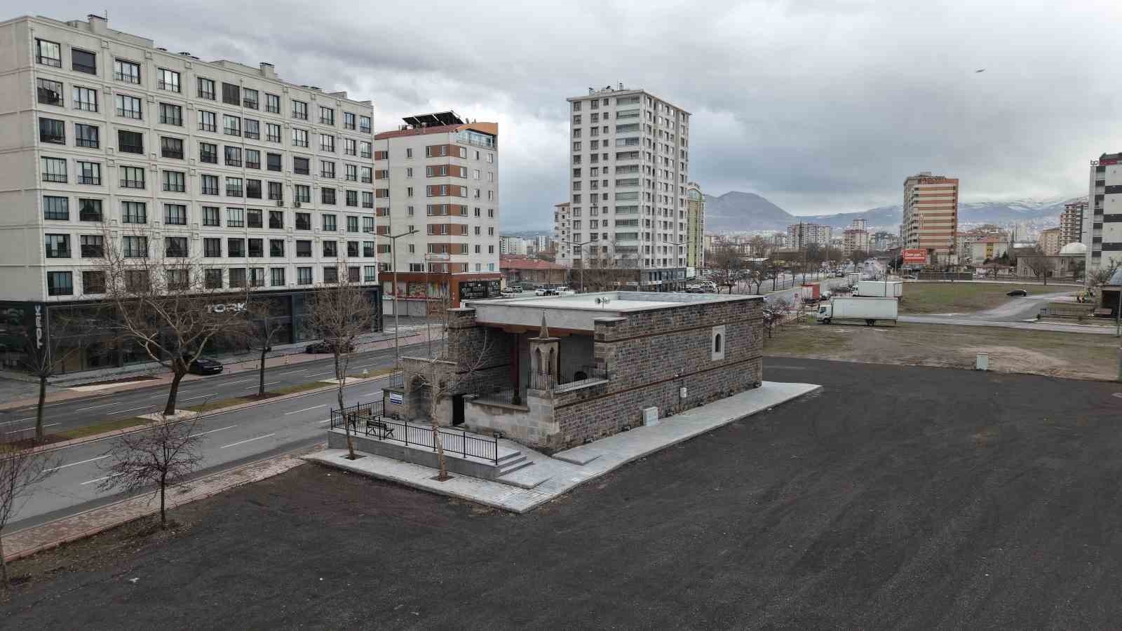 4 asırlık camide ilk teravih heyecanı
