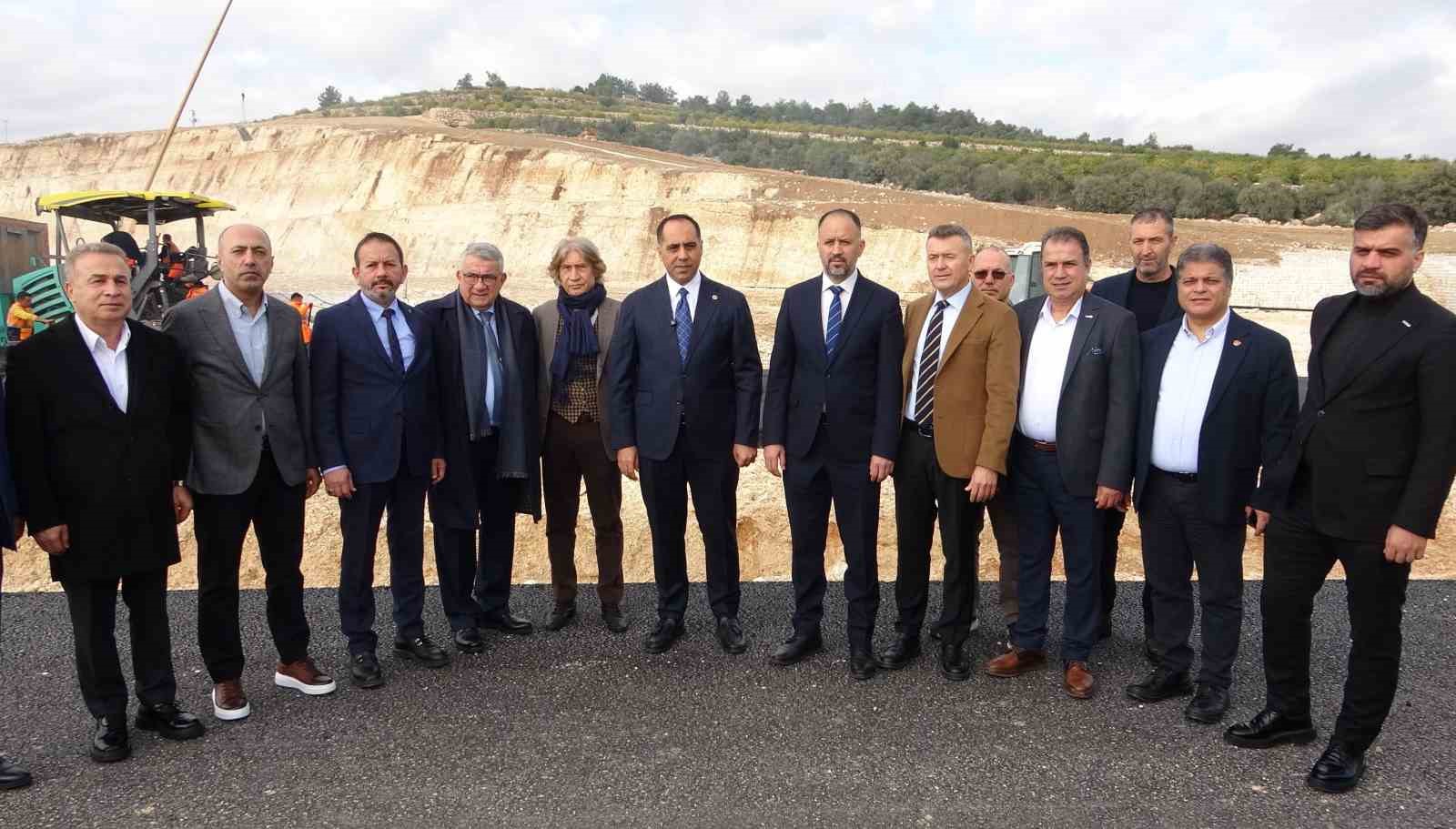 4 bin kişi çalışıyor yüzde 84’ü tamamlandı: Çeşmeli-Kızkalesi Otoyolu Mersin turizmine nefes aldıracak
4 bin kişi çalışıyor yüzde 84’ü tamamlandı: Çeşmeli-Kızkalesi Otoyolu Mersin turizmine nefes aldıracak