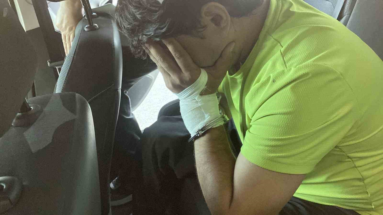 4 çocuk annesi eski sevgilisinin boğazını keserek öldüren sanığa ağırlaştırılmış müebbet
4 çocuk annesi eski sevgilisinin boğazını keserek öldüren sanığa ağırlaştırılmış müebbet