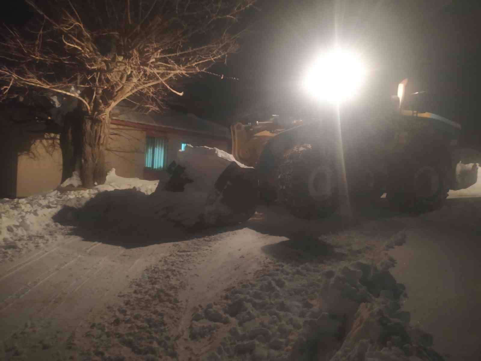 4 gündür mahsur kalan vatandaş evine ulaştırıldı
