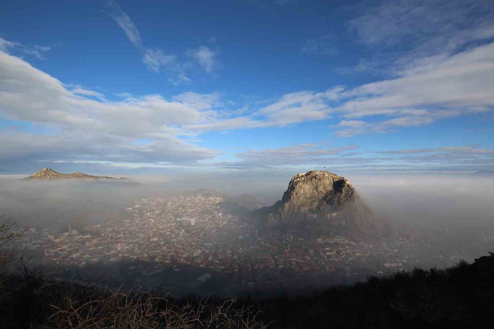 ‘4 Mevsim’ temalı Karahisar Kalesi görüntüsü mest etti
