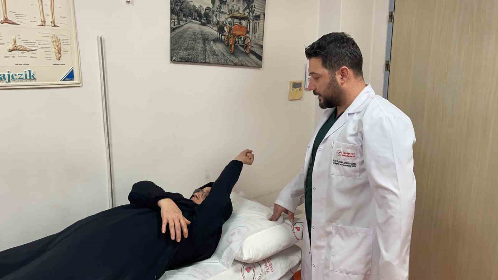 4 yaşında felç geçiren kadın, 52 yıl sonra kolunu yeniden hareket ettirdi
