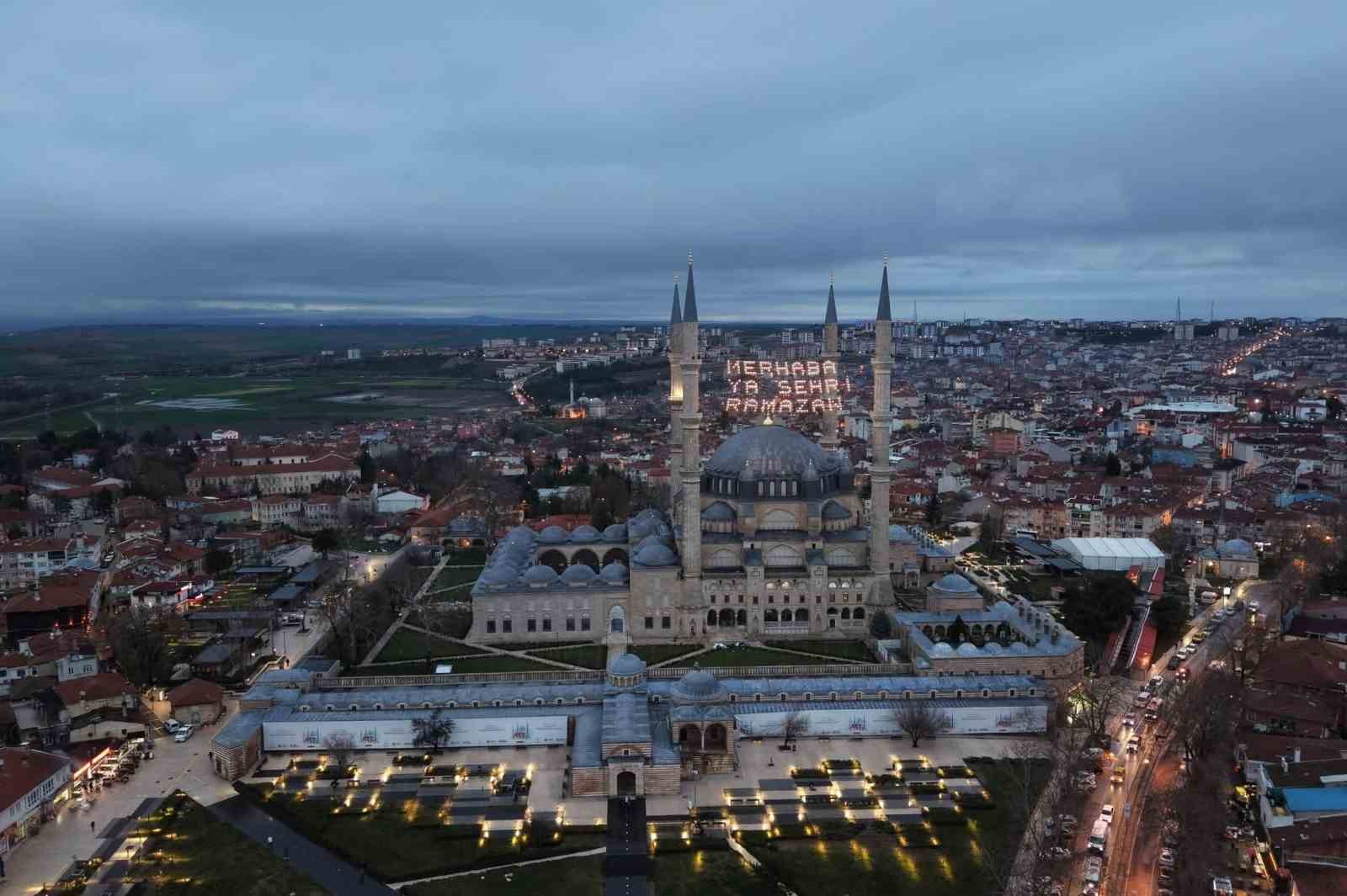4 yıl aradan sonra Selimiye Camii’nde ilk cuma
