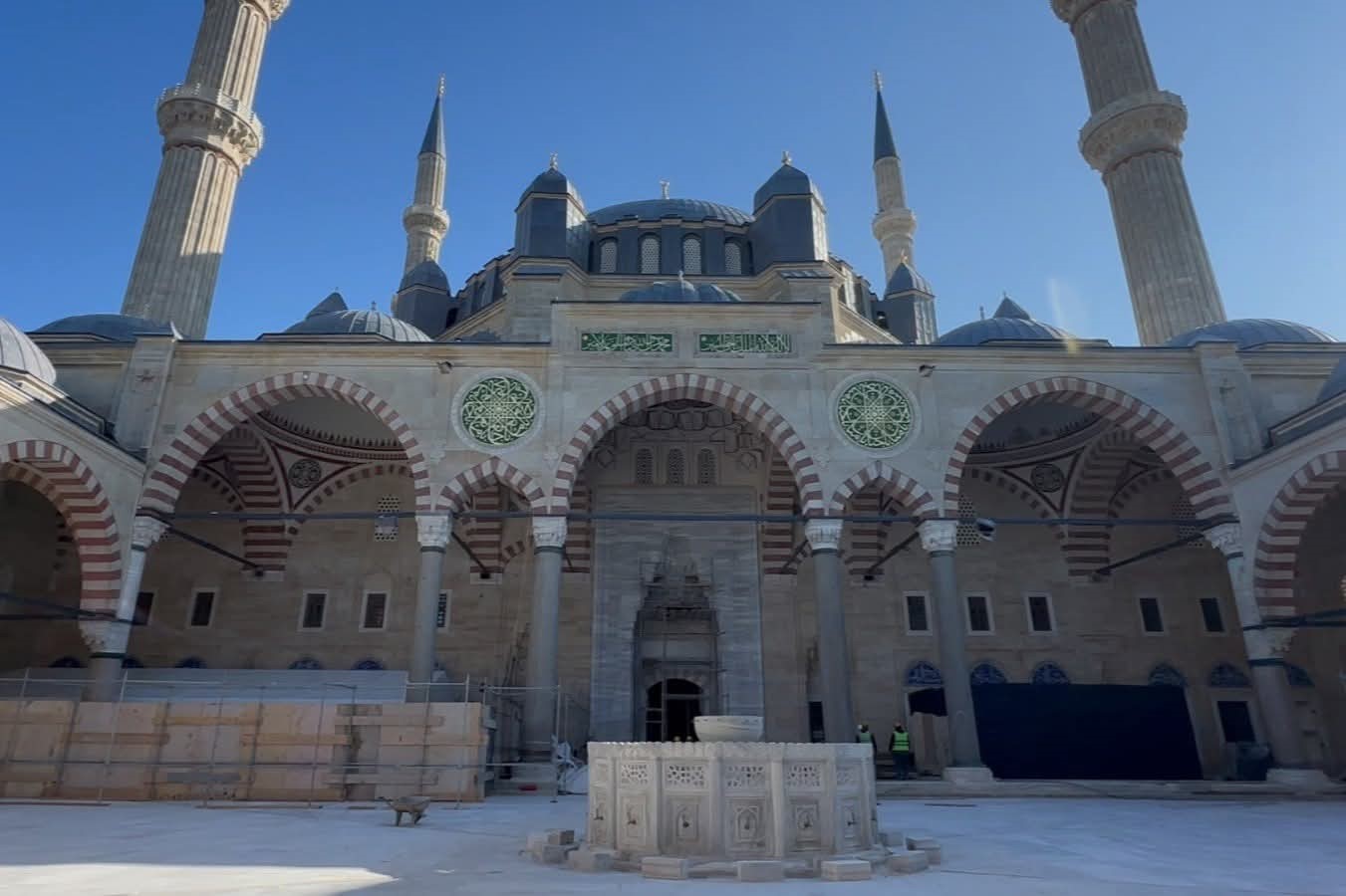 4 yıl aradan sonra Selimiye Camii’nde ilk cuma
