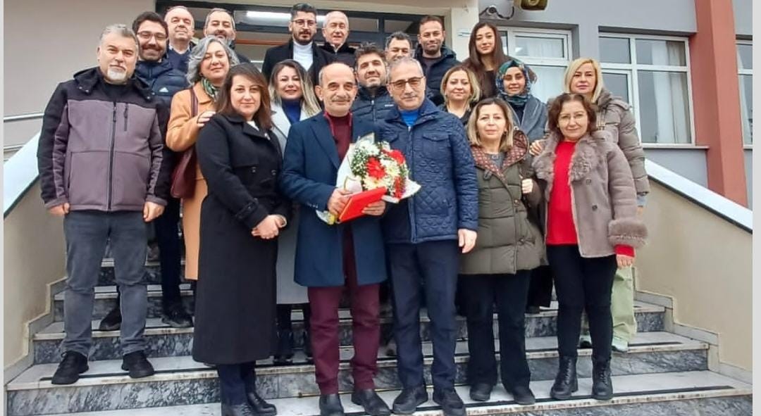40 yıllık eğitimcinin meslek hayatı alkışlarla son buldu
