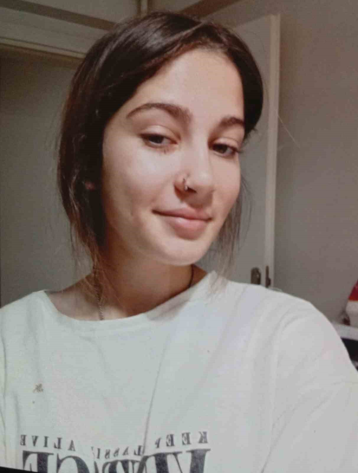 42 gün önce "Markete gidiyorum" diyerek evden ayrılan kız kafede bulundu
