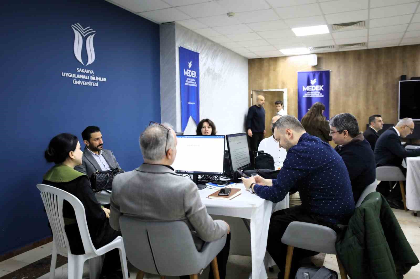 42 uzman ön lisansın geleceği için buluştu
