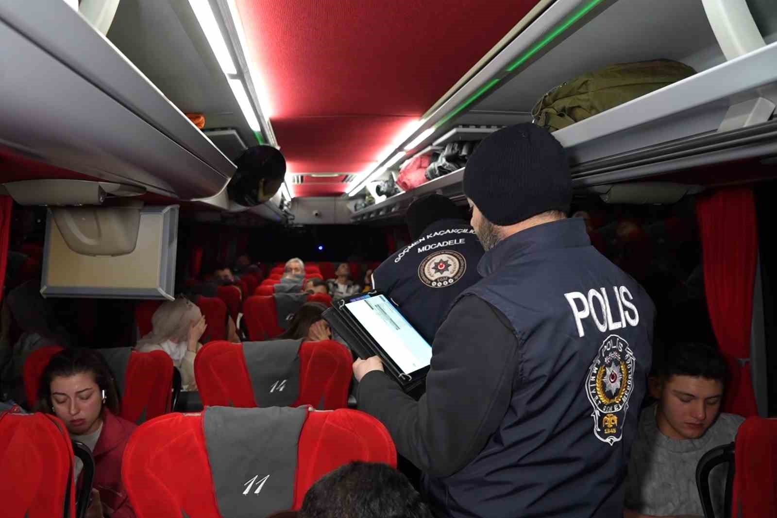 43 ilin geçiş güzergahında sıkı yılbaşı denetimi: Tedbirler üst seviyede
