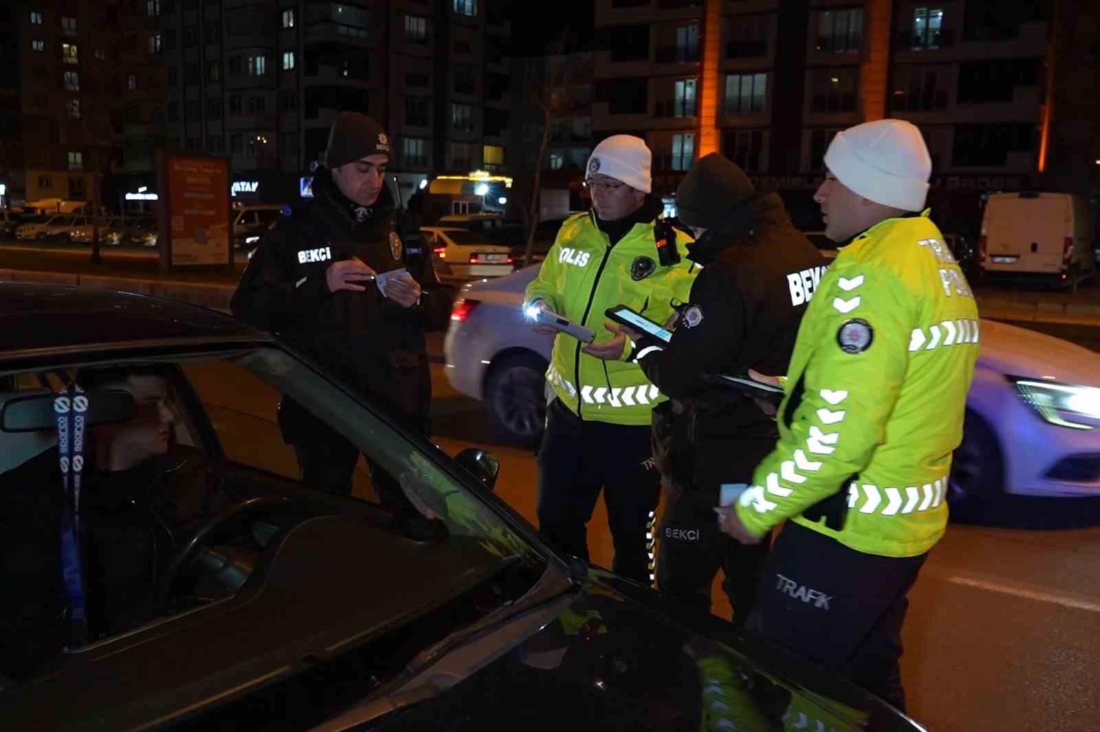 43 ilin geçiş güzergahında sıkı yılbaşı denetimi: Tedbirler üst seviyede
