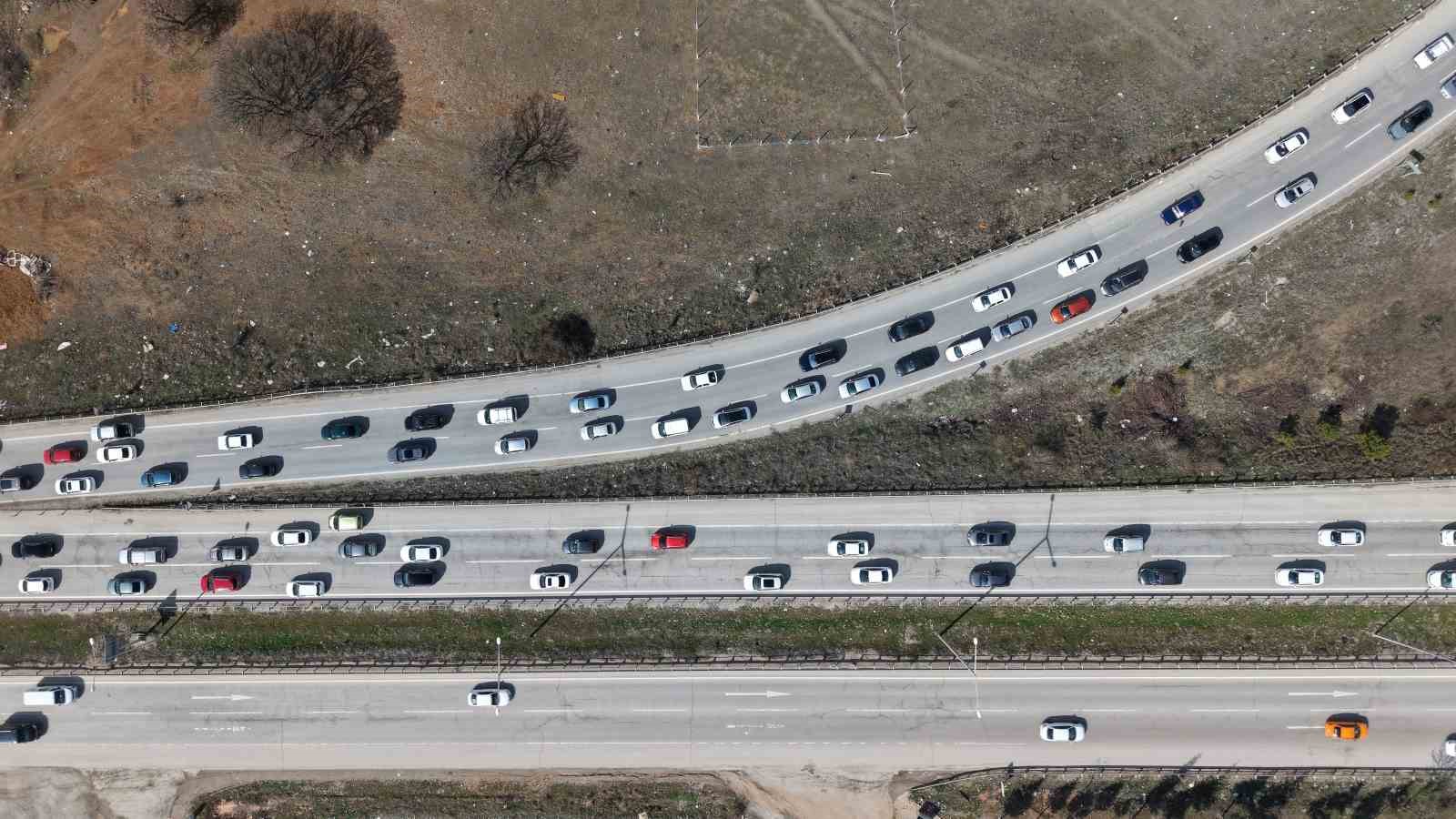 43 ilin geçiş noktasının bayram bilançosu belli oldu: 1 milyon 274 bin araç geçti, ölümlü kaza yaşanmadı
