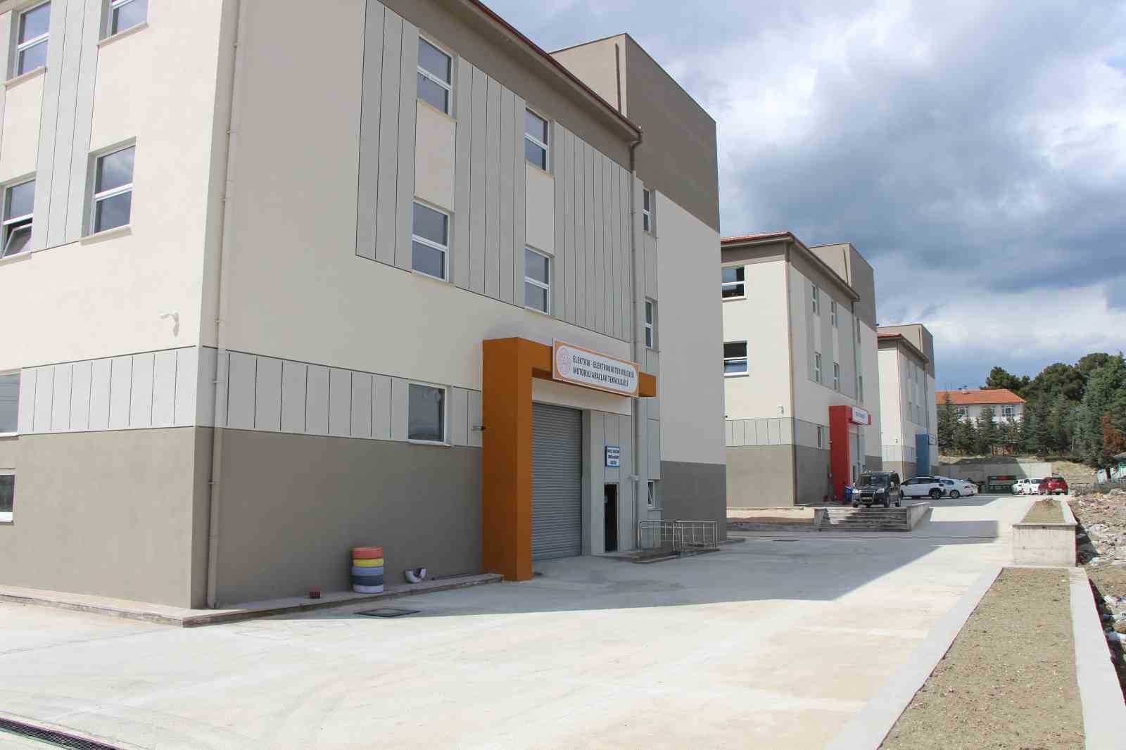 45 yaşında polislikten ayrılıp öğretmen oldu, emekliliğini 20 yıl uzattı
