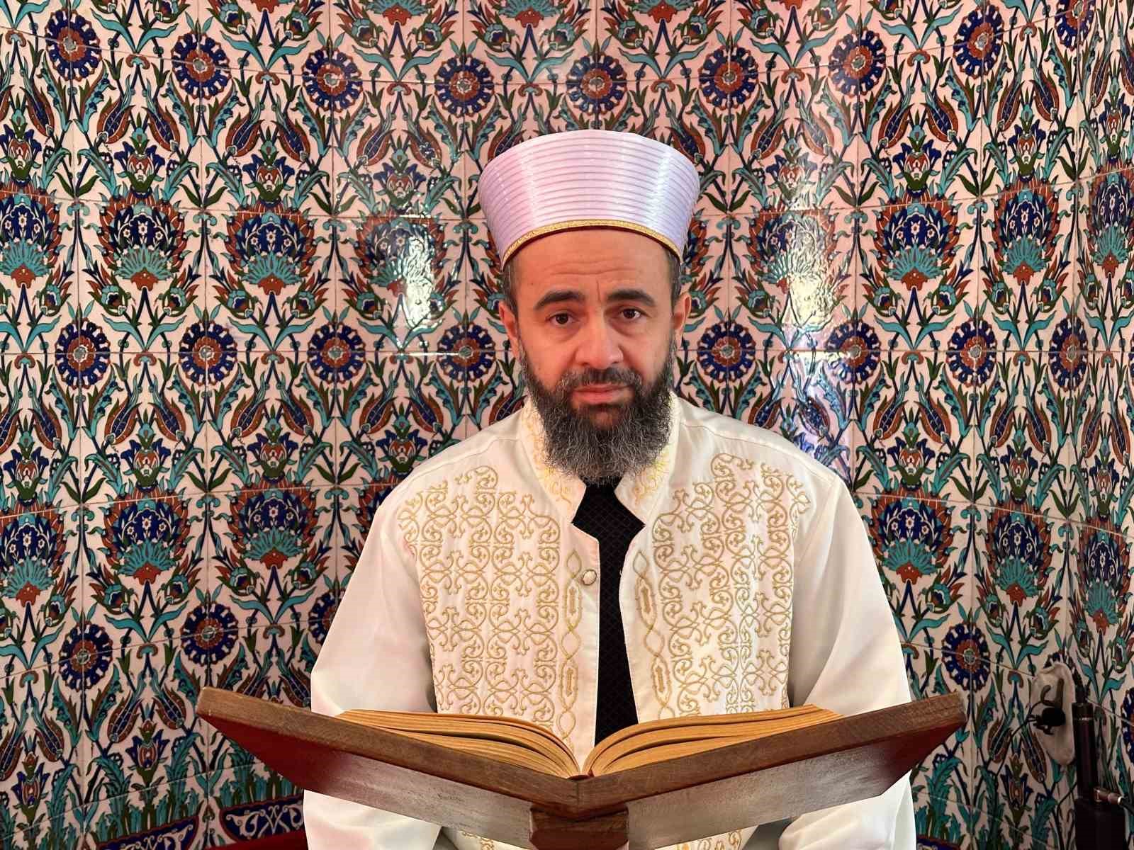 45 yaşındaki din görevlisi 8 ayda hafız oldu
