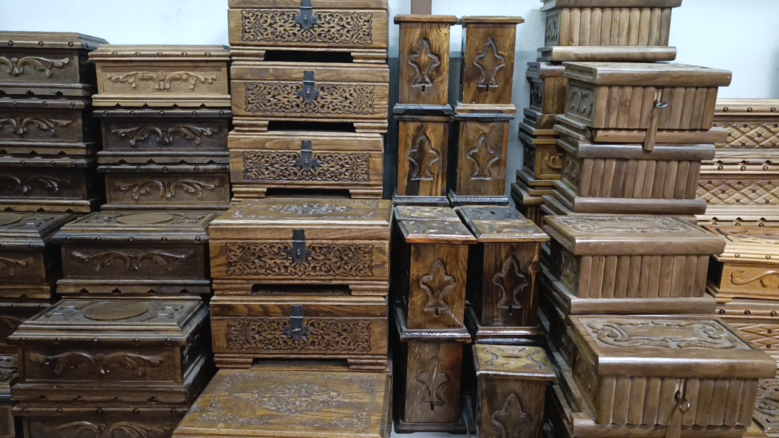 49 yıldır oymacı sandık ustalığı yapıyor
49 yıldır oymacı sandık ustalığı yapıyor