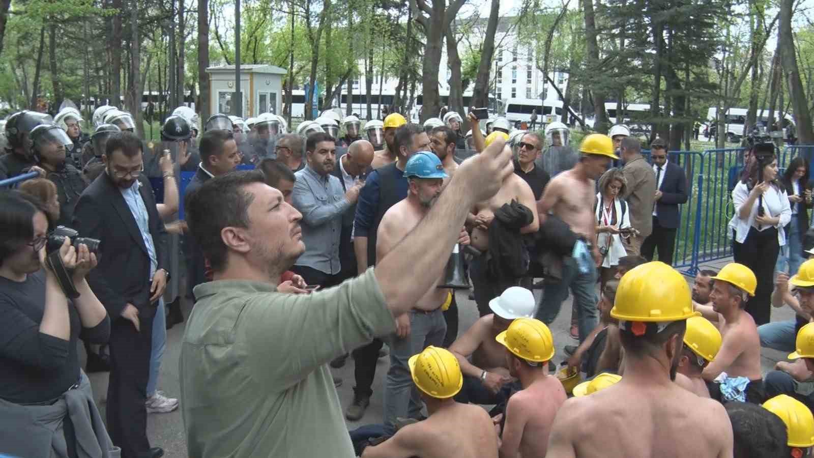 5 aydır maaş alamayan maden işçilerinin açlık grevi 8’inci gününde devam ediyor
