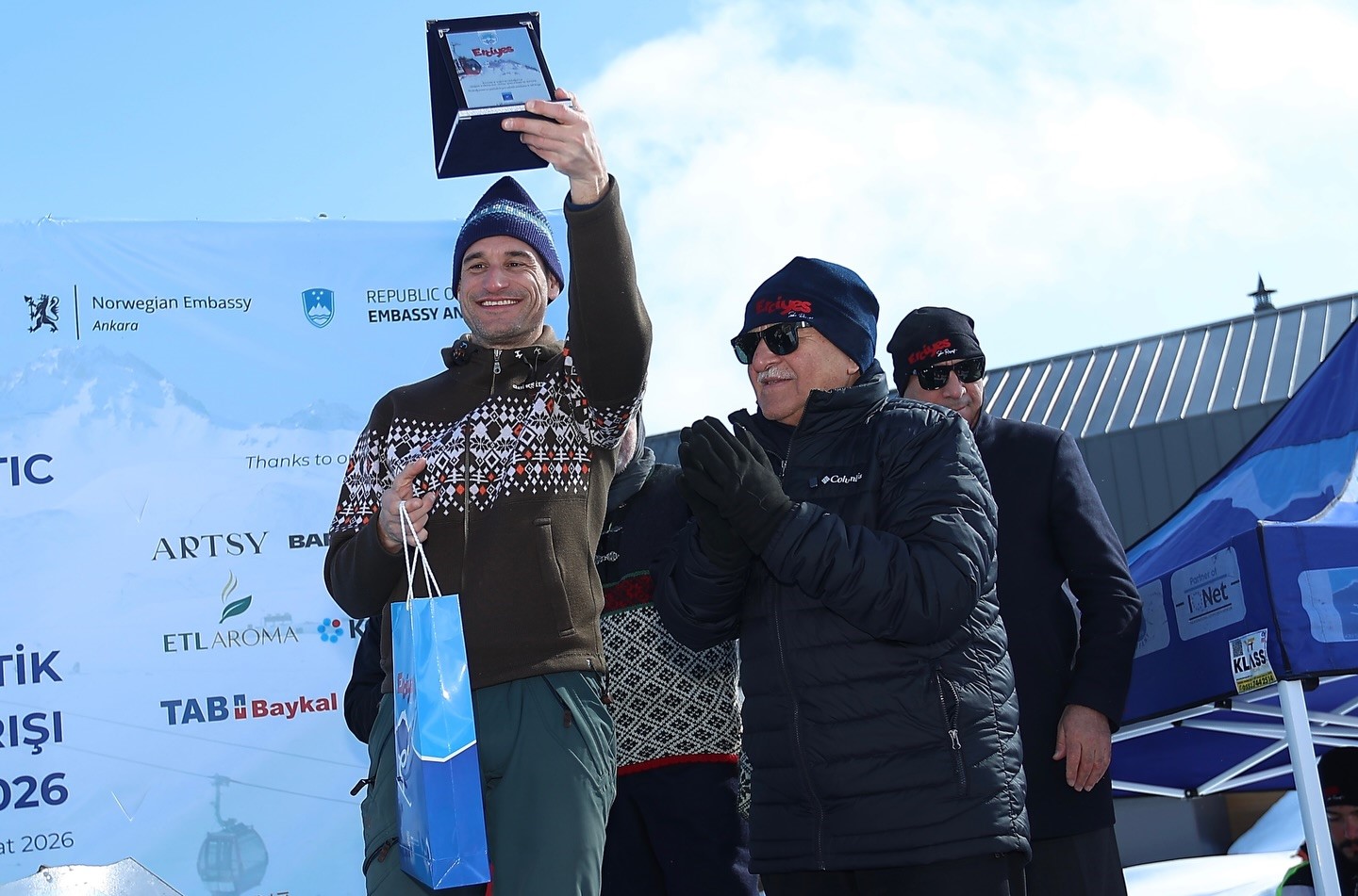 5. Diplomatik Kayak Yarışı’nda dereceye girenler ödüllendirildi
5. Diplomatik Kayak Yarışı’nda dereceye girenler ödüllendirildi