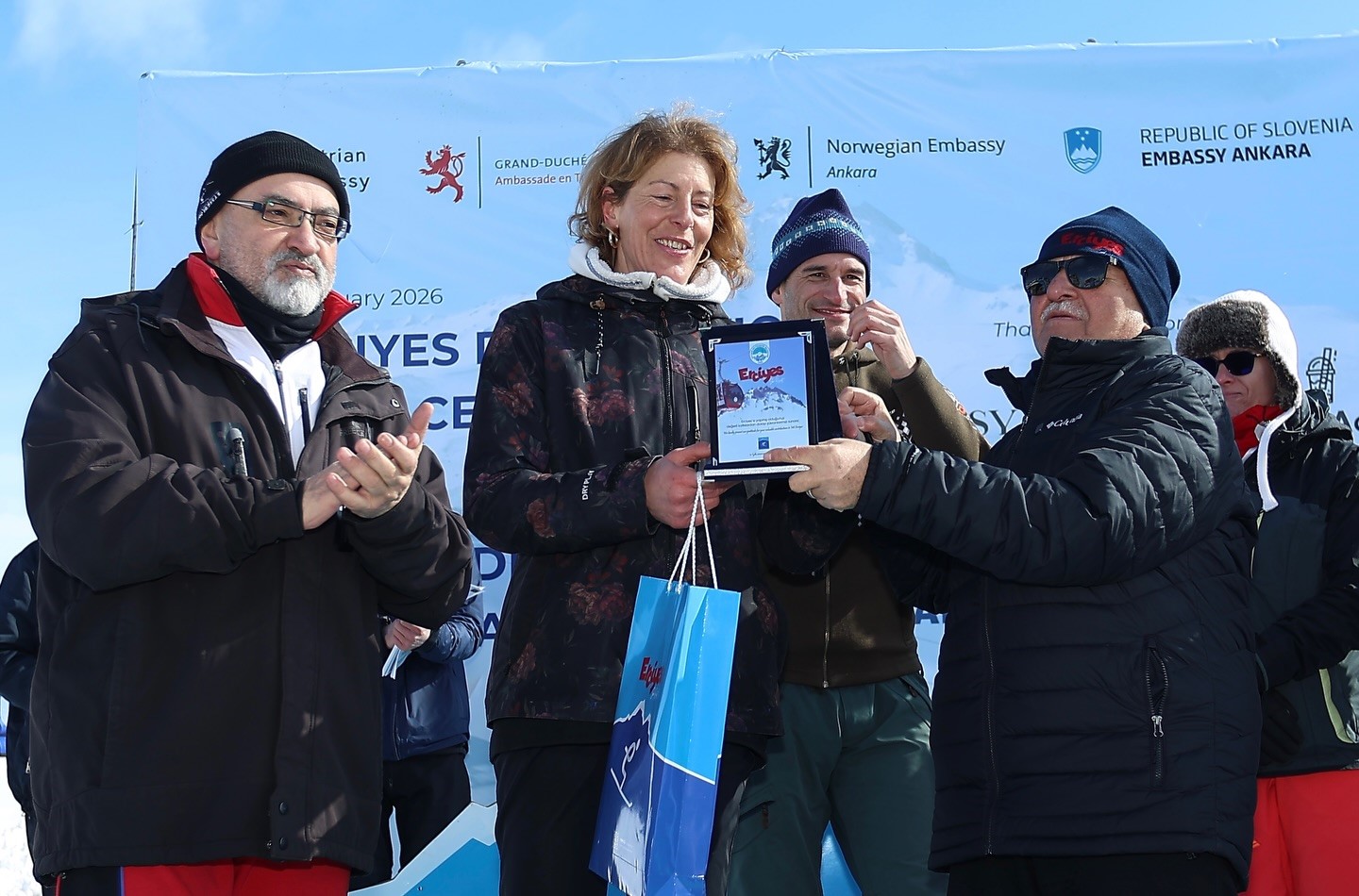 5. Diplomatik Kayak Yarışı’nda dereceye girenler ödüllendirildi
5. Diplomatik Kayak Yarışı’nda dereceye girenler ödüllendirildi