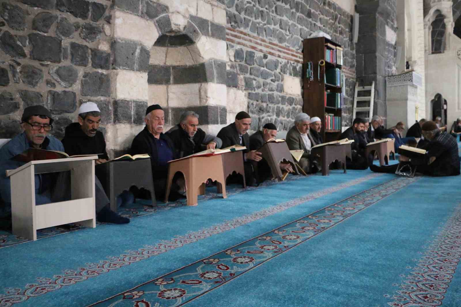 5. Harem-i Şerif’te mukabele geleneği asırlardır sürüyor
