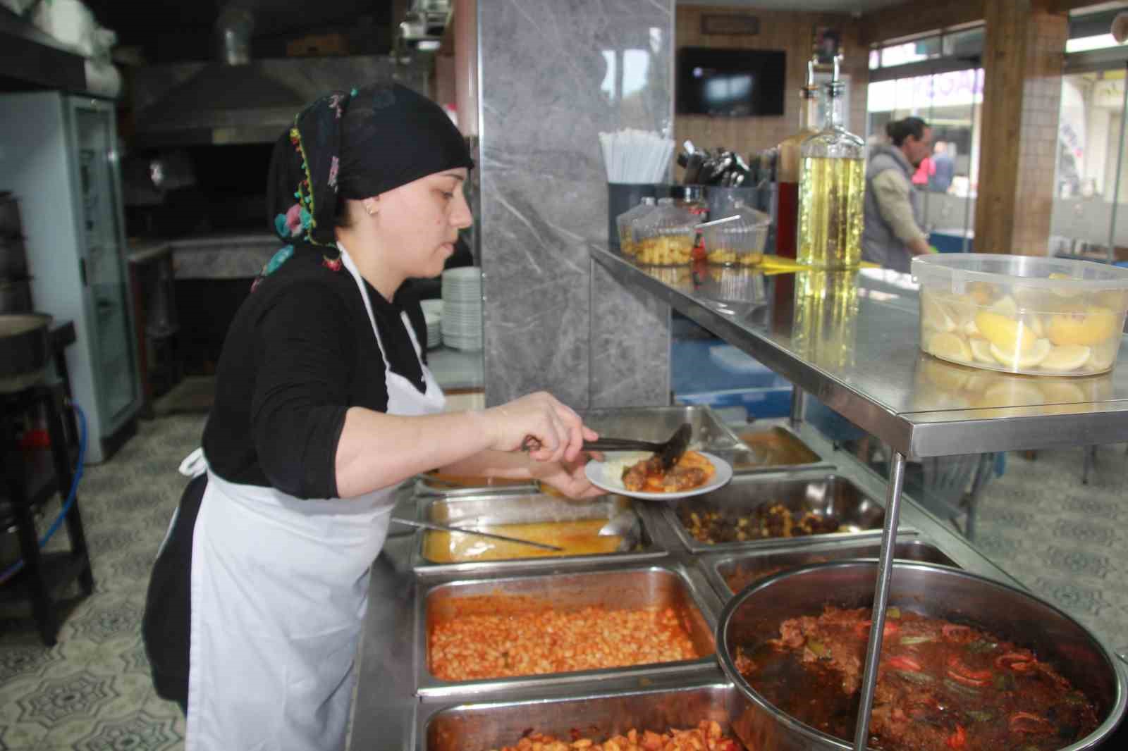 5 kadın, bir lokanta: Bu lokantanın tüm çalışanları kadın
