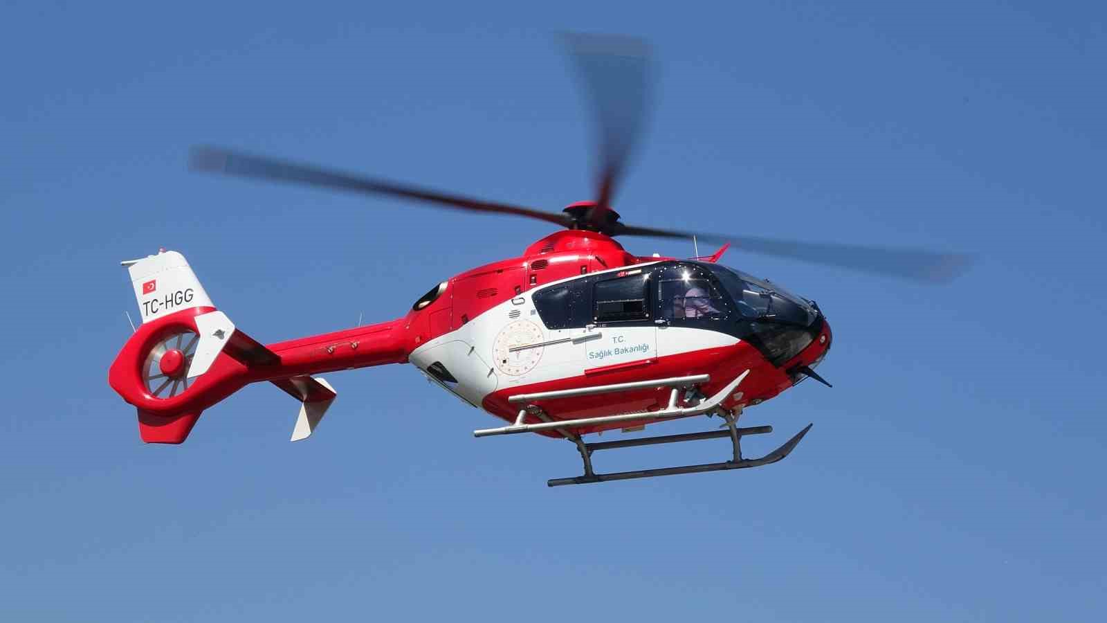 5 metre yükseklikten düşen kadının imdadına ambulans helikopter yetişti
