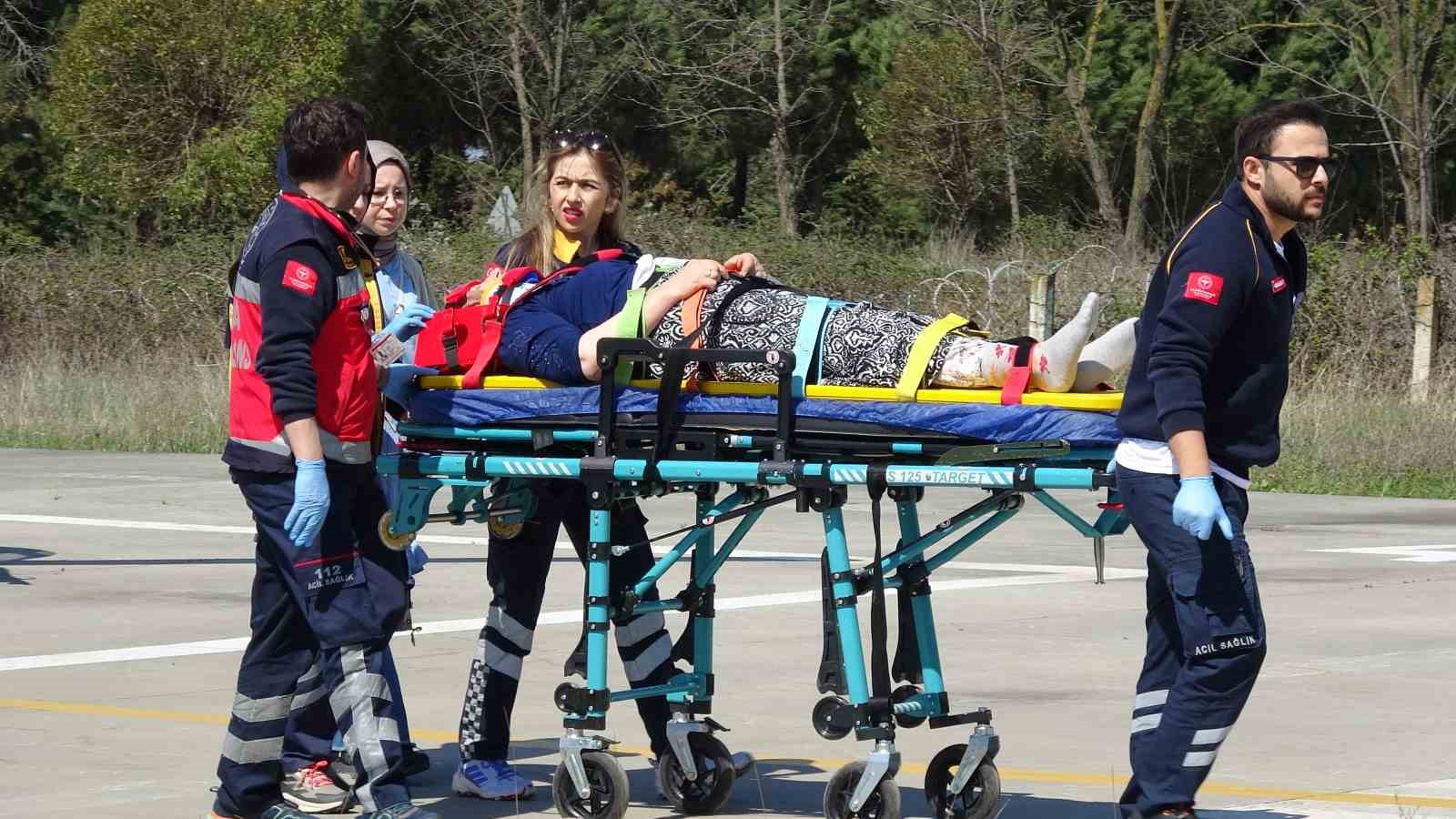 5 metre yükseklikten düşen kadının imdadına ambulans helikopter yetişti
