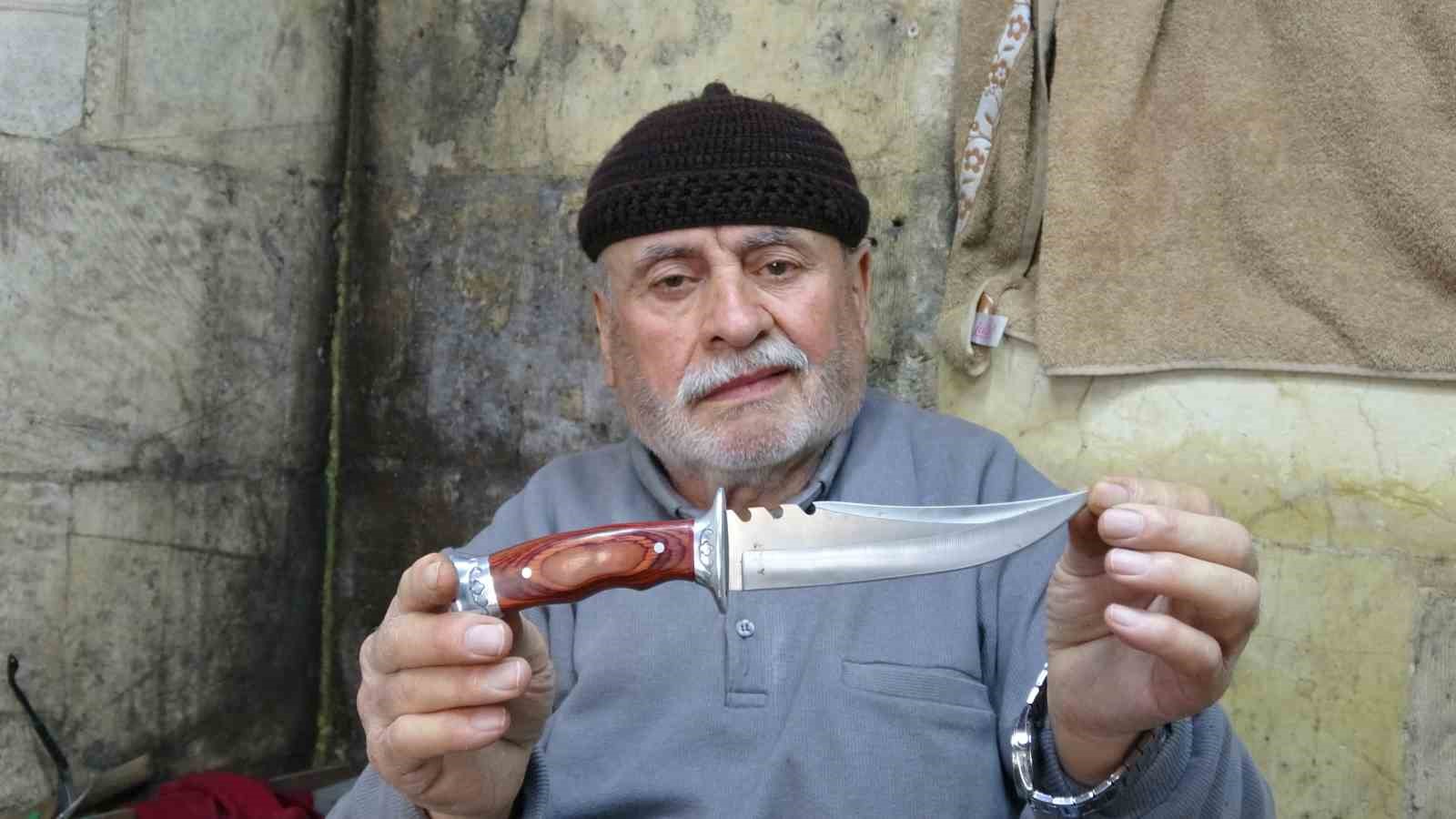 5 metrekarelik dükkanında 67 yıldır bıçakçılık yapıyor
5 metrekarelik dükkanında 67 yıldır bıçakçılık yapıyor