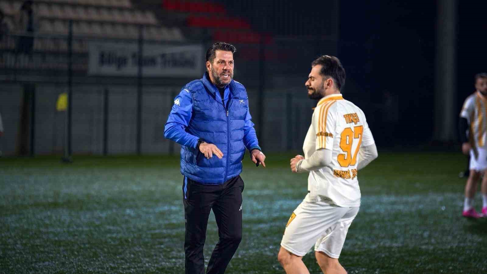 5. Sabri Ugan Esenler Sokak Ligi finalinde Fırat Aydınus düdük çaldı, Emre Tilev anlattı
5. Sabri Ugan Esenler Sokak Ligi finalinde Fırat Aydınus düdük çaldı, Emre Tilev anlattı