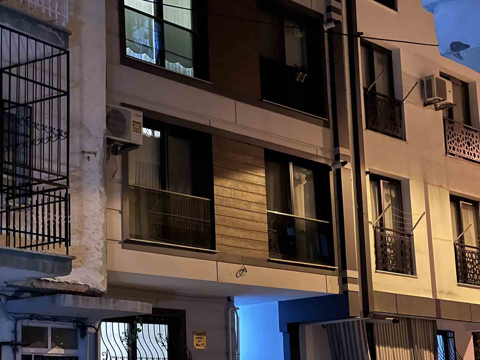 5 yarım altın için yaşlı kadını öldürdü
