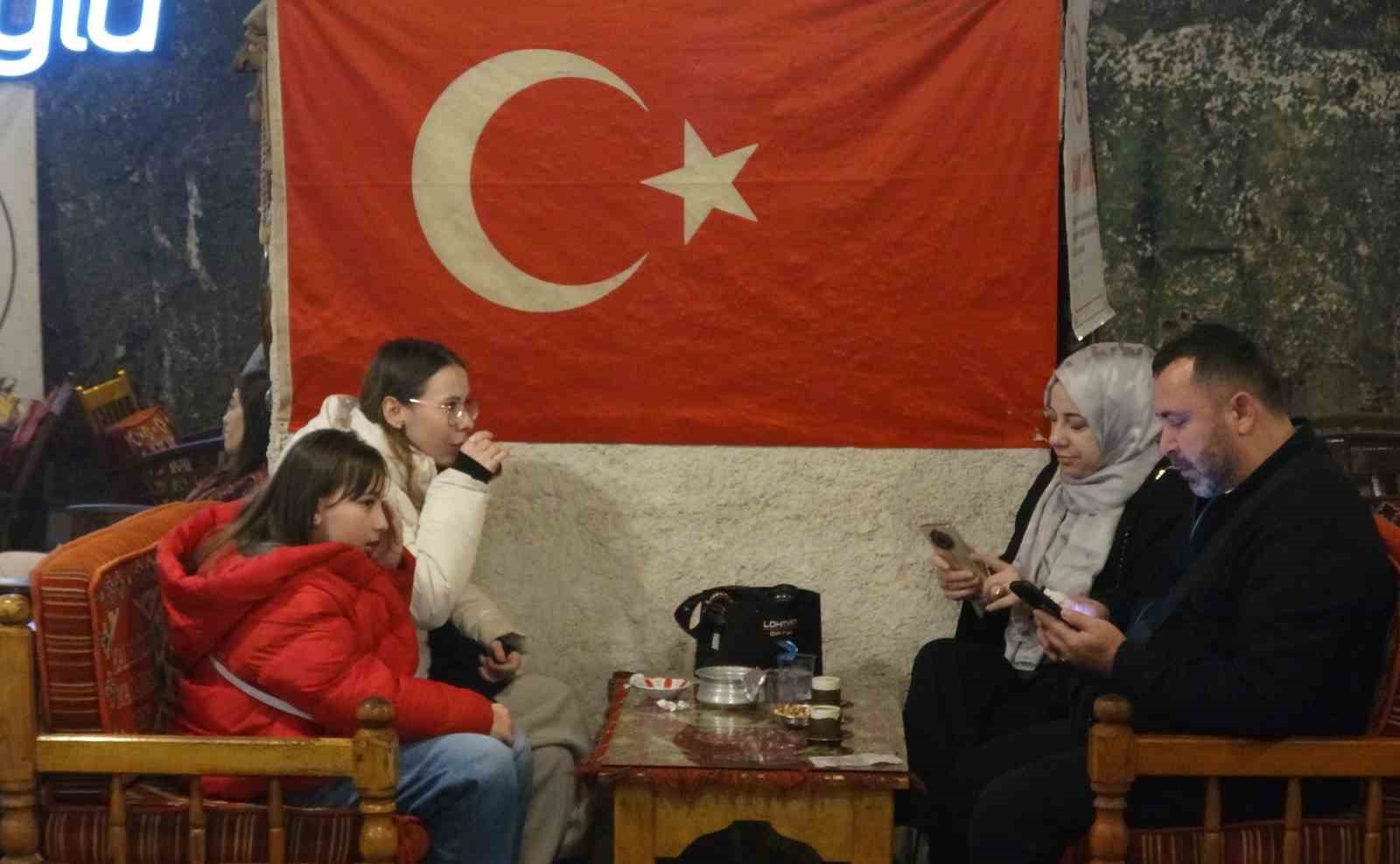 500 yıllık mağarayı gören hayran kalıyor
