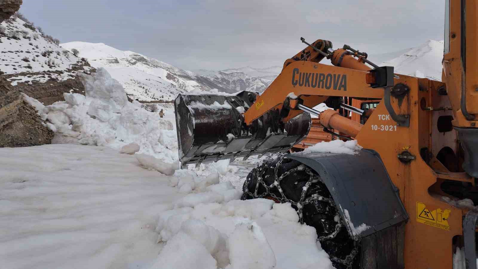 6 bin nüfuslu beldenin yolunun açılması için çalışmalar sürüyor
