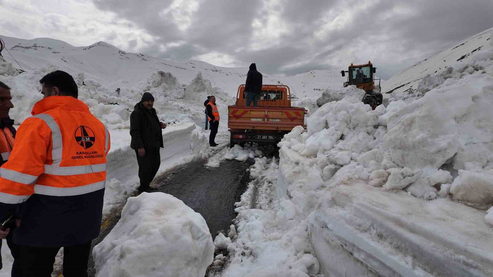 6 bin nüfuslu beldenin yolunun açılması için çalışmalar sürüyor

