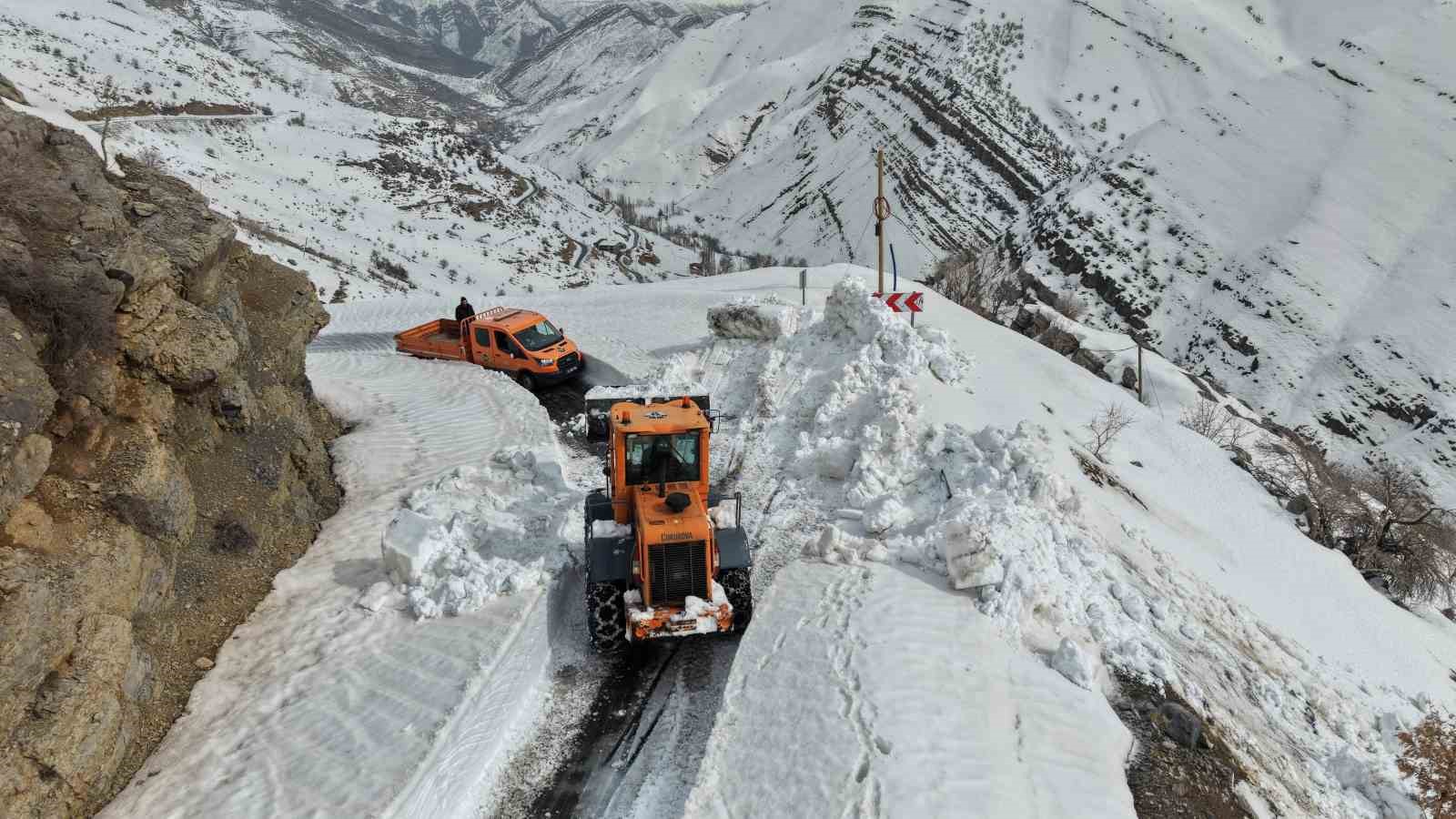 6 bin nüfuslu beldenin yolunun açılması için çalışmalar sürüyor
