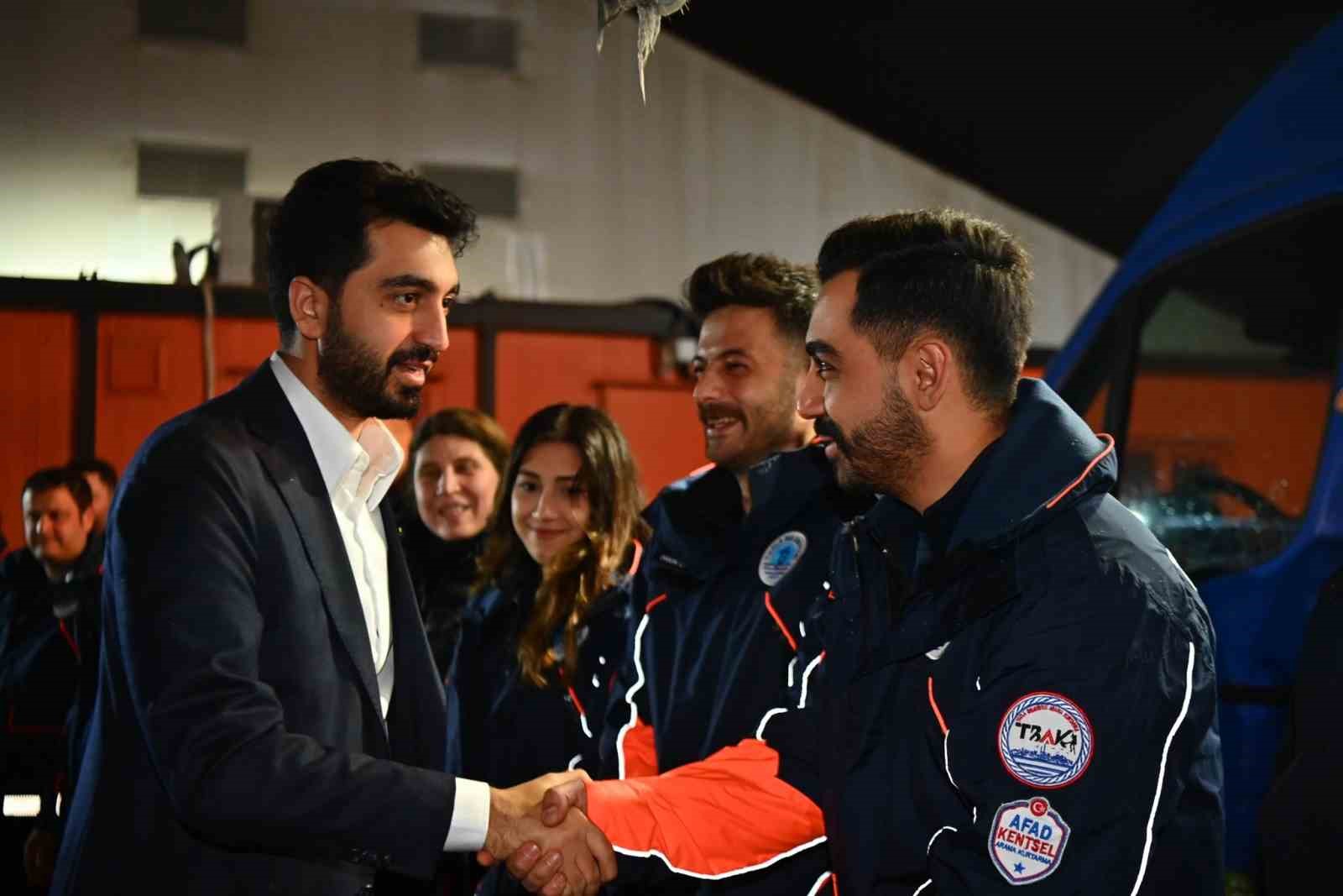 6 Şubat depremlerinde hayatını kaybedenler Tuzla’da dualarla anıldı
