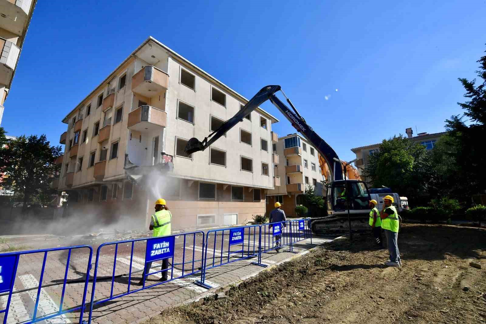 6 Şubat’ın 3. yılında Fatih’ten "Dirençli Şehir" vurgusu
6 Şubat’ın 3. yılında Fatih’ten "Dirençli Şehir" vurgusu